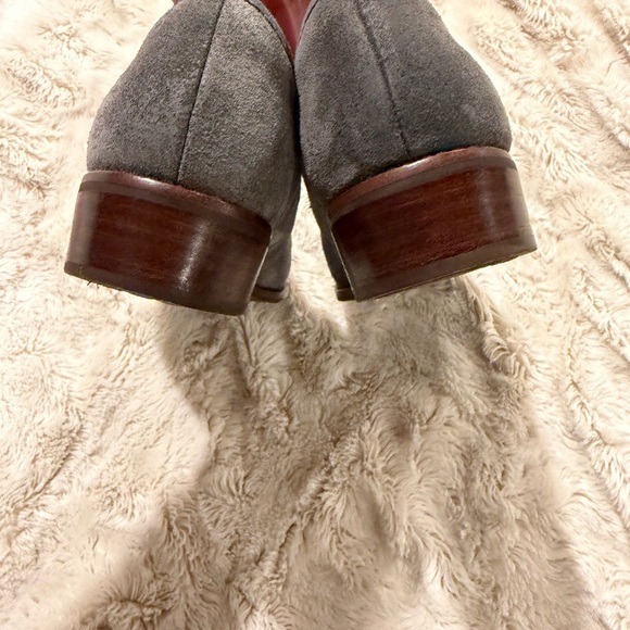 Sofft Women's Gray Suede Loafers - Picture 3 of 5